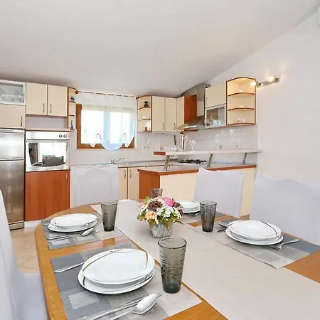 Goran Apartmán *