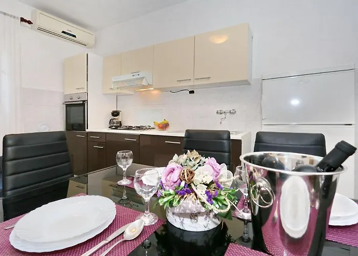 דירה Goran ויר