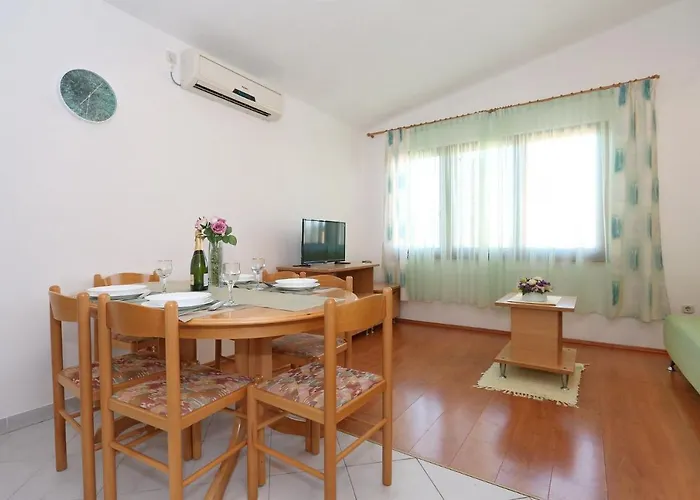 דירה Goran ויר